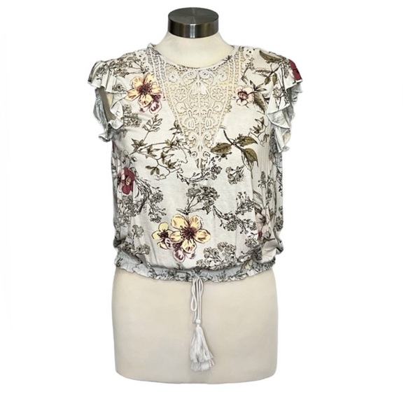 Xhileration Crotchet & Floral ruffle sleeves hassle Top Small white & pink - Picture 1 of 6